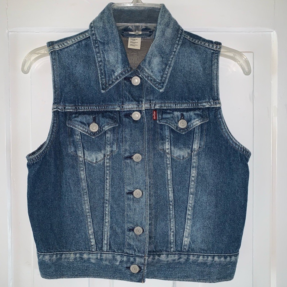 Levi’s Trucker Vest- Sleeveless Denim Jean Jacket